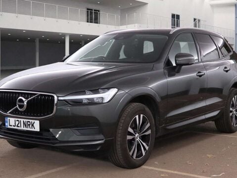 Volvo XC60 2.0 XC60 Momentum B4 MHEV Auto 5dr 2