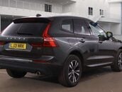Volvo XC60 2.0 XC60 Momentum B4 MHEV Auto 5dr 4