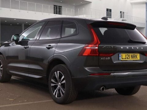 Volvo XC60 2.0 XC60 Momentum B4 MHEV Auto 5dr 3