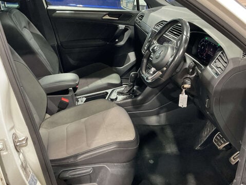 Volkswagen Tiguan 2.0 Tiguan R-Line TDI BlueMotion Tech 4Motion DSG 4WD 5dr 10
