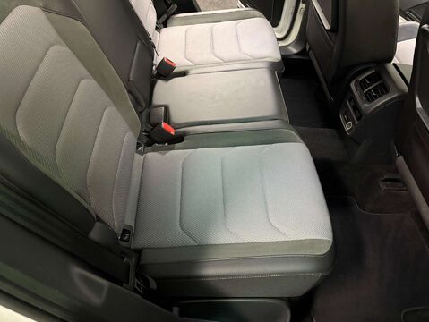 Volkswagen Tiguan 2.0 Tiguan R-Line TDI BlueMotion Tech 4Motion DSG 4WD 5dr 33