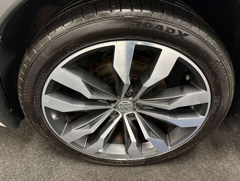 Volkswagen Tiguan 2.0 Tiguan R-Line TDI BlueMotion Tech 4Motion DSG 4WD 5dr 53