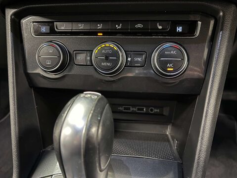 Volkswagen Tiguan 2.0 Tiguan R-Line TDI BlueMotion Tech 4Motion DSG 4WD 5dr 26