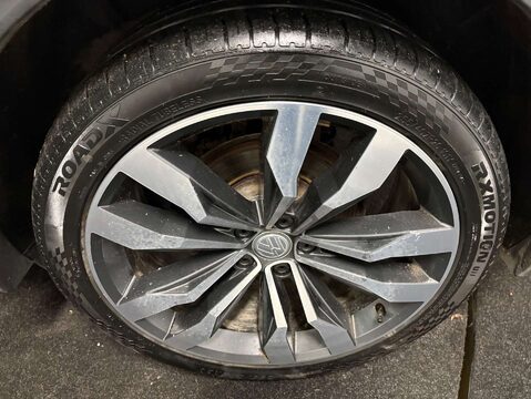 Volkswagen Tiguan 2.0 Tiguan R-Line TDI BlueMotion Tech 4Motion DSG 4WD 5dr 41