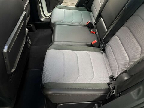 Volkswagen Tiguan 2.0 Tiguan R-Line TDI BlueMotion Tech 4Motion DSG 4WD 5dr 45