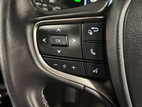 Lexus Ux 2.0 UX 250h 4x2 CVT 5dr 17