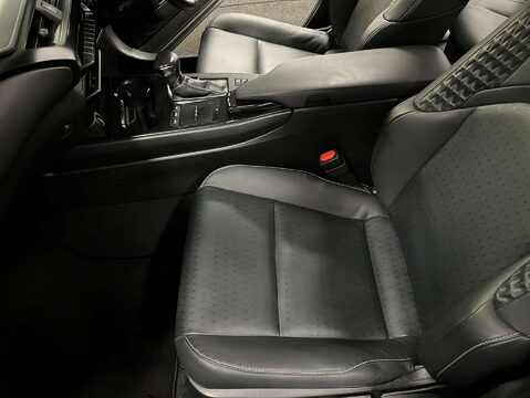 Lexus Ux 2.0 UX 250h 4x2 CVT 5dr 47