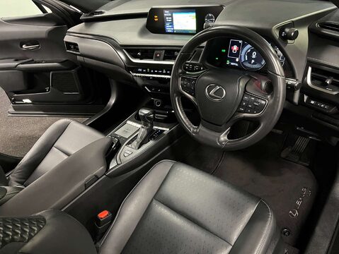 Lexus Ux 2.0 UX 250h 4x2 CVT 5dr 16