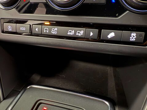 Land Rover Discovery Sport 2.0 Discovery Sport Landmark TD4 Auto 4WD 5dr 28