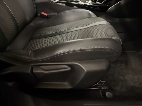 Peugeot 2008 1.2 2008 GT PureTech S/S Auto 5dr 9