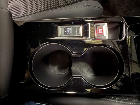 Peugeot 2008 1.2 2008 GT PureTech S/S Auto 5dr 37