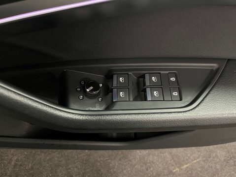 Audi E-Tron e-tron Technik 50 Quattro 4WD 5dr 12