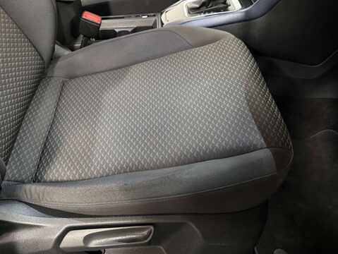 Volkswagen T-Roc 1.5 T-Roc United TSi Evo Semi-Auto 5dr 23