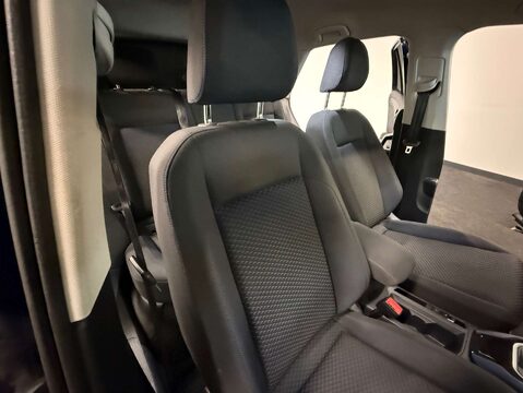 Volkswagen T-Roc 1.5 T-Roc United TSi Evo Semi-Auto 5dr 12