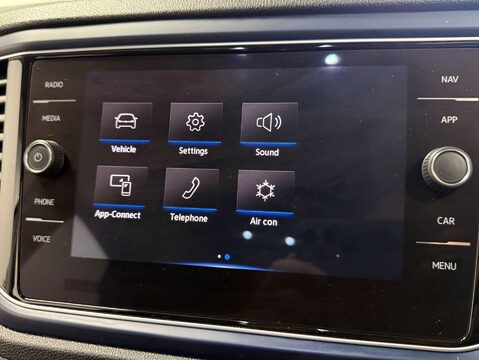 Volkswagen T-Roc 1.5 T-Roc United TSi Evo Semi-Auto 5dr 26