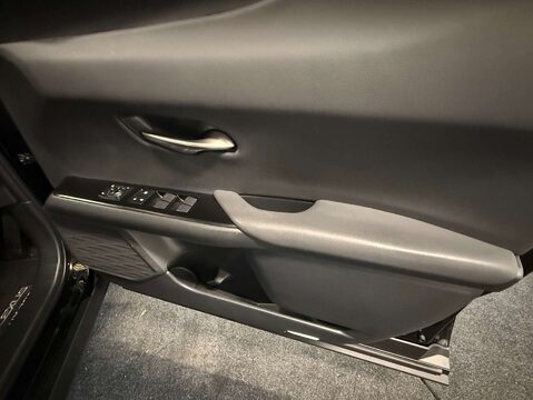 Lexus Ux UX 300E 5dr 20