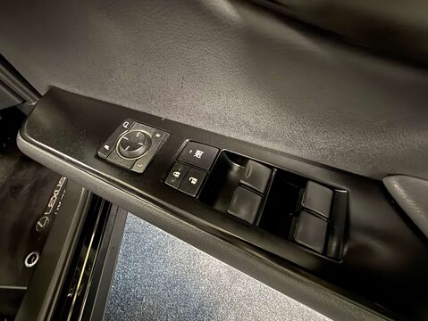 Lexus Ux UX 300E 5dr 23