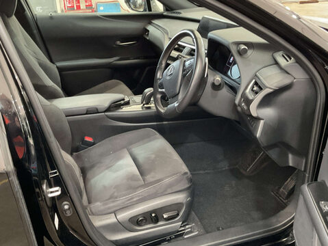 Lexus Ux UX 300E 5dr 10