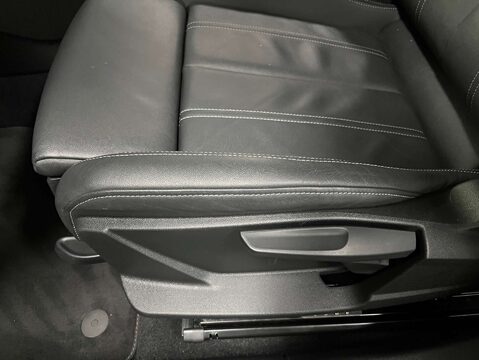 Audi A3 2.0 A3 Sportback 35 TDI S Line Semi-Auto 5dr 47