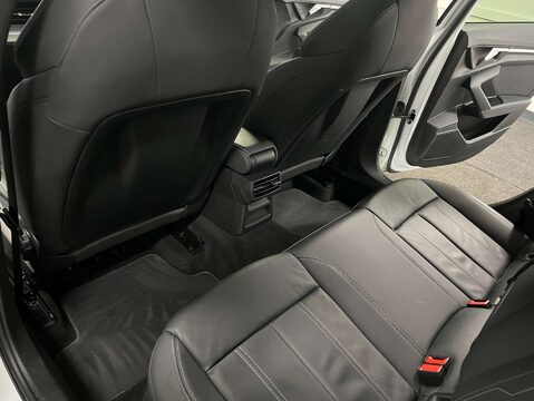 Audi A3 2.0 A3 Sportback 35 TDI S Line Semi-Auto 5dr 44