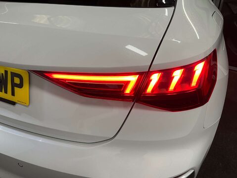 Audi A3 2.0 A3 Sportback 35 TDI S Line Semi-Auto 5dr 53