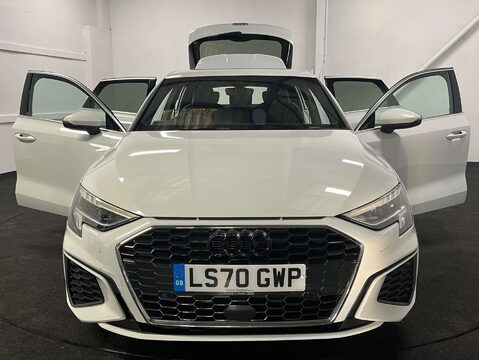 Audi A3 2.0 A3 Sportback 35 TDI S Line Semi-Auto 5dr 8