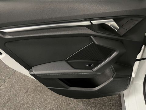 Audi A3 2.0 A3 Sportback 35 TDI S Line Semi-Auto 5dr 40