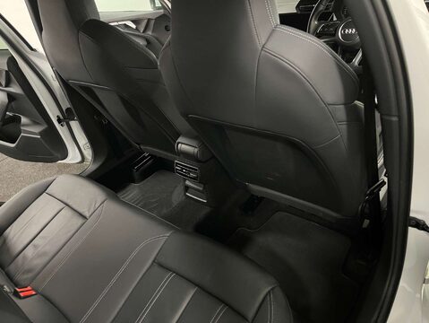 Audi A3 2.0 A3 Sportback 35 TDI S Line Semi-Auto 5dr 34