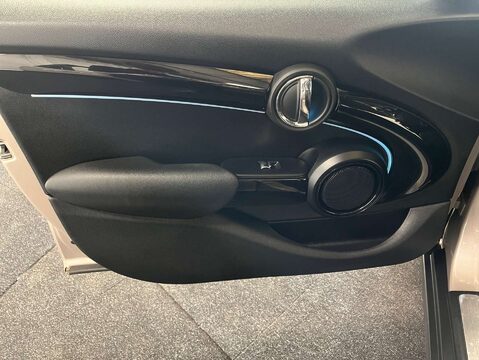 Mini Hatch 1.5 Cooper Classic Auto 5dr 46