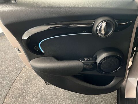 Mini Hatch 1.5 Cooper Classic Auto 5dr 41