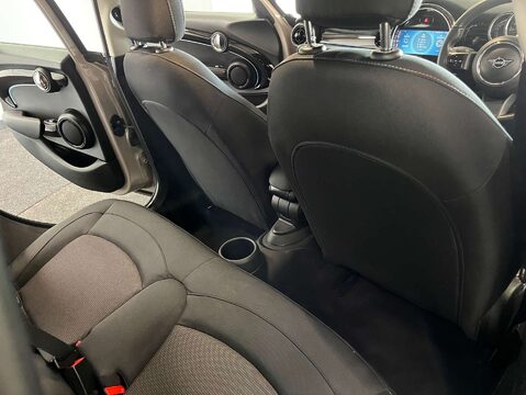 Mini Hatch 1.5 Cooper Classic Auto 5dr 35