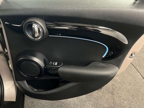 Mini Hatch 1.5 Cooper Classic Auto 5dr 31