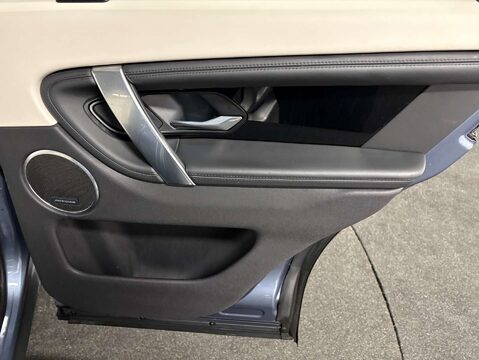 Land Rover Discovery Sport 2.0 Discovery Sport HSE D Auto 4WD 5dr 31