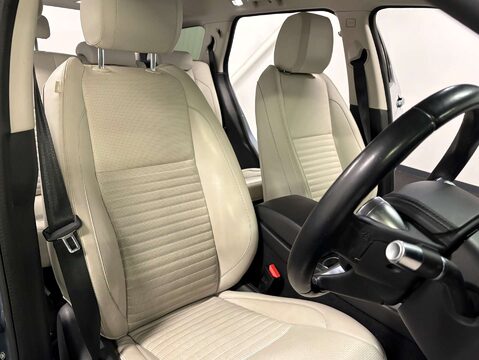 Land Rover Discovery Sport 2.0 Discovery Sport HSE D Auto 4WD 5dr 14