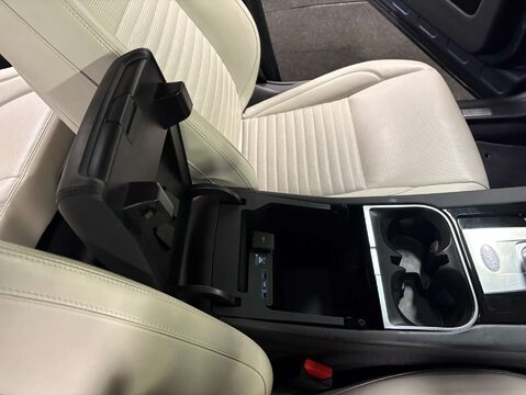 Land Rover Discovery Sport 2.0 Discovery Sport HSE D Auto 4WD 5dr 30