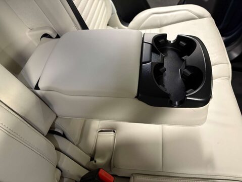 Land Rover Discovery Sport 2.0 Discovery Sport HSE D Auto 4WD 5dr 35