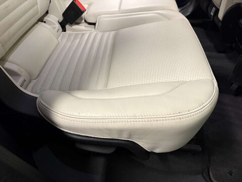 Land Rover Discovery Sport 2.0 Discovery Sport HSE D Auto 4WD 5dr 33