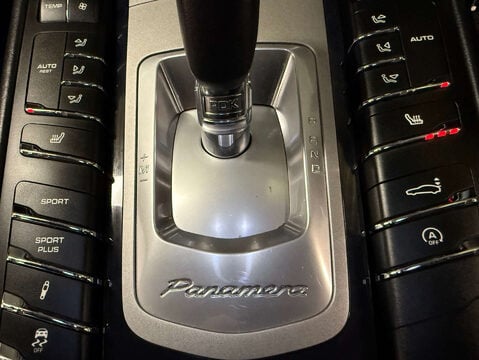 Porsche Panamera 3.6 Panamera V6 4 Semi-Auto 4WD 5dr 26
