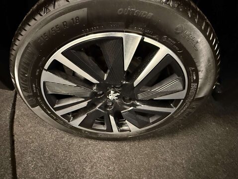 Peugeot 2008 1.2 2008 GT Line PureTech S/S Auto 5dr 38