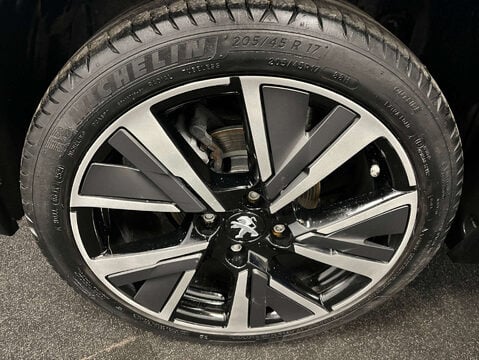 Peugeot 208 1.2 208 GT PureTech S/S 5dr 33