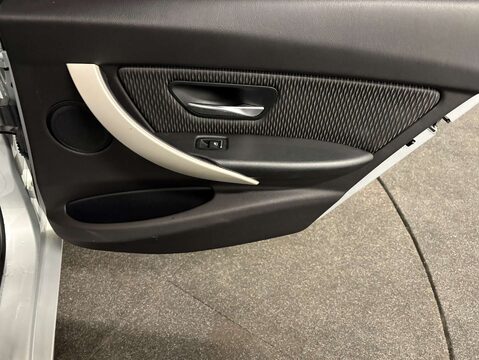 BMW 3 Series 2.0 320D SE 4dr 29