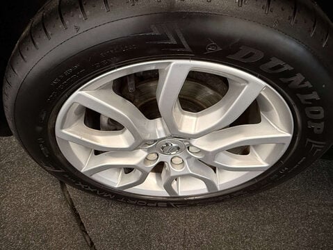 Volvo V40 1.5 V40 Cross Country Professional T3 Auto 5dr 37