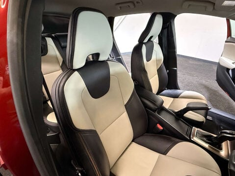 Volvo V40 1.5 V40 Cross Country Professional T3 Auto 5dr 15