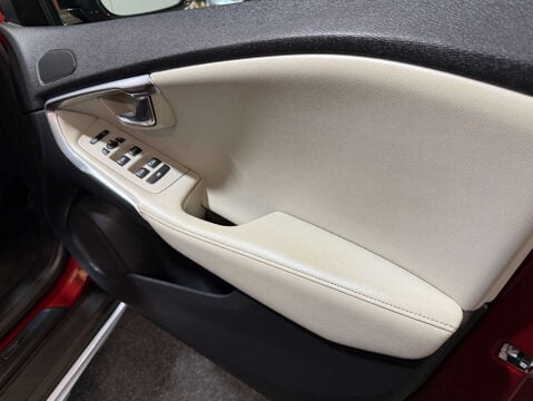 Volvo V40 1.5 V40 Cross Country Professional T3 Auto 5dr 12