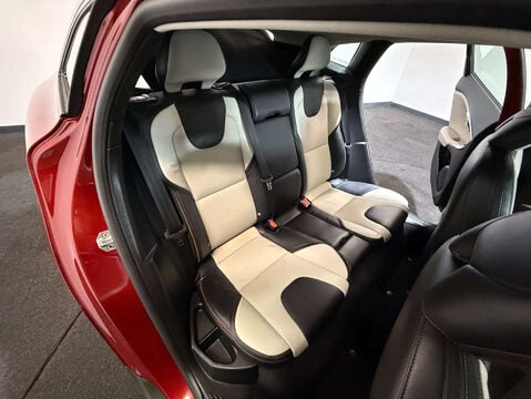 Volvo V40 1.5 V40 Cross Country Professional T3 Auto 5dr 34