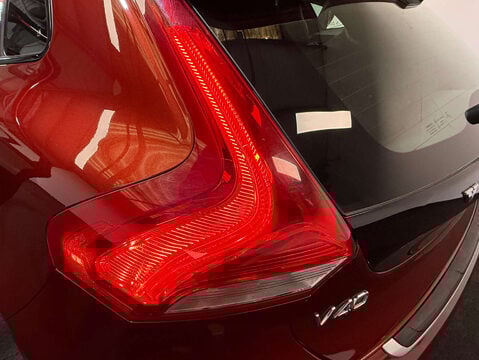 Volvo V40 1.5 V40 Cross Country Professional T3 Auto 5dr 43