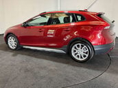 Volvo V40 1.5 V40 Cross Country Professional T3 Auto 5dr 3