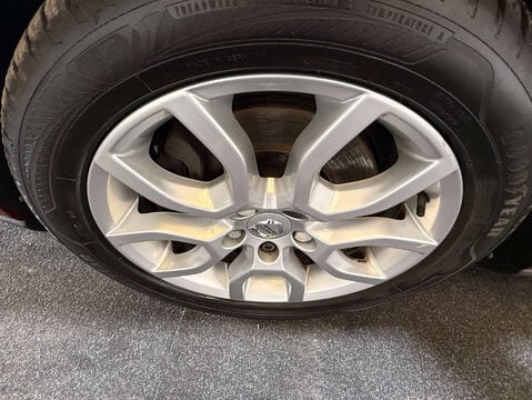 Volvo V40 1.5 V40 Cross Country Professional T3 Auto 5dr 53