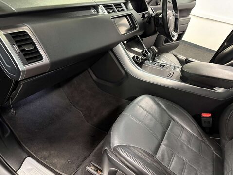 Land Rover Range Rover Sport 3.0 Range Rover Sport HSE SDV6 Auto 4WD 5dr 48