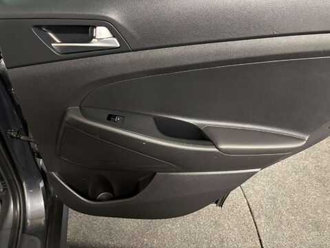 Hyundai TUCSON 1.6 Tucson SE Nav 48v MHEV CRDi 2WD 5dr 29